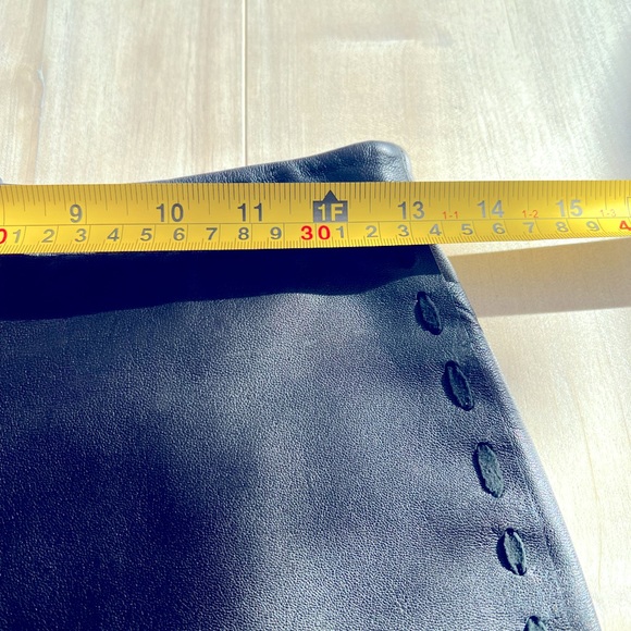 BCBG maxazria - Black real leather lined pencil skirt - Size 0 - Picture 9 of 13